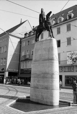 Freiburg i. Br.: Neu aufgestellter Bertoldsbrunnen
