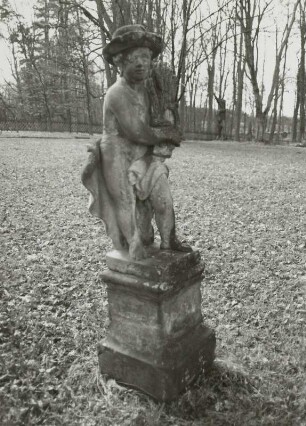 Putto, wohl Allegorie des Herbstes