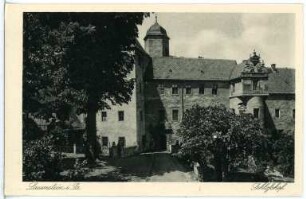 Lauenstein. Schlosshof