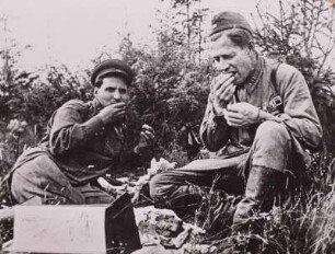 Alexei Surkow und Konstantin Michailowitsch Simonow