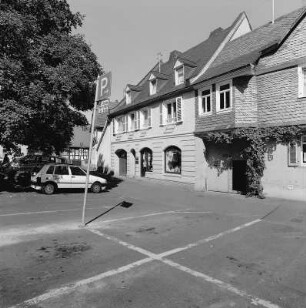 Oestrich-Winkel, Friedensplatz 6