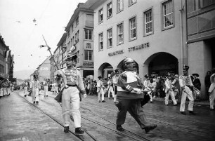 Freiburg: Rosenmontagsumzug am Bertoldsbrunnen