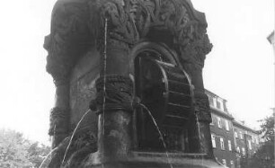 Dresden-Plauen. Wasserrad des Müllerbrunnens