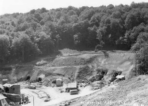 Tunnel bei Hölzern in km 528,925 Nordportal. Rechts Röhre I (beide Ulmenstollen). Links Röhre II (beide Ulmenfirststollen)