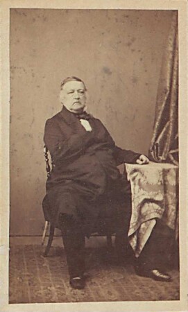 Wilhelm Jung, sitzend