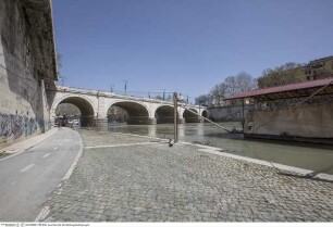 Tiberufer, Uferbefestigung zwischen Ponte Umberto I, Justizpalast (Lungotevere Prati und Piazza dei Tribunali), Ponte Cavour und Ponte Sant'Angelo