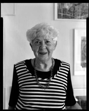 Edith Beckmann (*1928 in Troppau/Mähren), Schmuckgestalterin; Plate