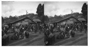 Darjeeing/ Indien: Marktszene mit Straßenhändlern