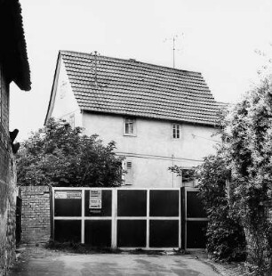 Butzbach, Hinter der Kirche 15