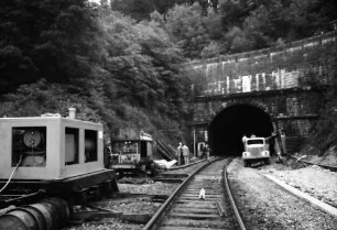 Triberg: Schwarzwaldbahn; Tunneleinfahrt [wohl Nordwestportal des Sommerau-Tunnels]