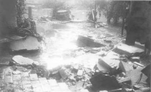 Zerstörtes Gelände im Müglitztal am 9.7.1927 : Hochwasserkatastrophe vom 08.07.1927 im Müglitztal. Zerstörtes Gelände im Müglitztal am 9.7.1927