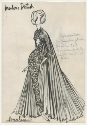 Marlene Dietrich - Ein schmales, knöchellanges, gemustertes Kleid mit weitem Plissee-Umhang (Archivtitel)