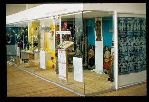 Volkskunde-Museum 16.4.76.