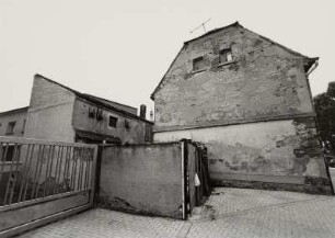 Maroder Giebel eines Hauses in Zwenkau