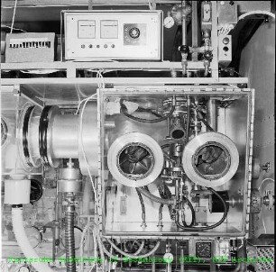 Glovebox am Europäischen Institut für Transurane (ITU)