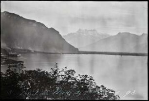 Blick von Montreux auf den Genfer See und die Dents du Midi