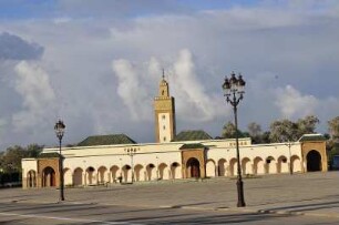 Moschee beim Königspalast in Rabat : Rabat ist die Hauptstadt des Königreiches Marokko. Blick auf die Moschee El-Fahs auf dem Gelände des Königspalastes, aufgenommen am 05.11.2008