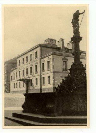 Fleiner Straße 1 (Haus Goppelt), Fleinertor-Brunnen