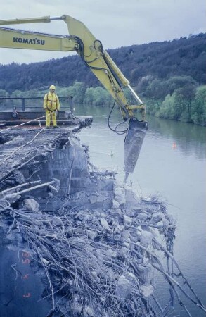 Mainbrücken Bettingen, "Abbruch Überbau Richtung Würzburg"