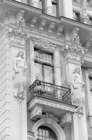 Fassadendetails am Mietshaus Alberta iela 13 (Albertstraße) in Riga