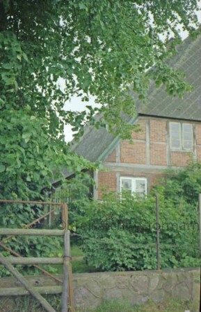 Alte Schulstraße 9: Fachhallenhaus: Giebelseite Wohntrakt: Teilansicht