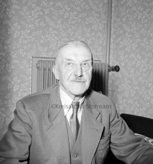 Amtsvorsteher Heinrich Wolgast: geboren am 8. Dezember 1886: zugleich Bürgermeister von Neritz: Aufnahme aus Anlass seines 70. Geburtstags