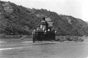 Rheinland-Pfalz. Kaub. Insel Falkenau. Burg Pfalzgrafenstein. Ansicht von Osten gegen das linke Rheinufer
