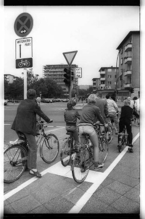 Kleinbildnegative: Neuer Radweg, Bayerischer Platz, 1980