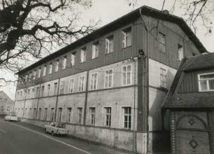 Deutschneudorf, Talstraße 39. Ehemaliges Fabrikgebäude, Wohnhaus. Straßenansicht