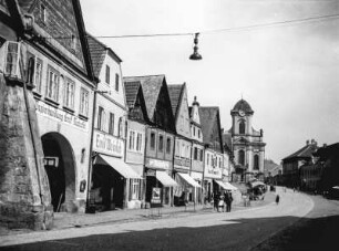 Aussig, Häuser am Markt : Auscha (Úštěk/Tschechische Republik) bei Leitmeritz. Blick zur Kirche Peter und Paul