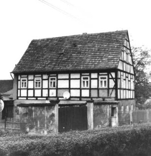 Braunsdorf (Wilsdruff-Braunsdof), Ernst-Thälmann-Straße 24. Wohnhaus. Hofansicht