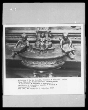 Sebaldusgrabmal — Relief