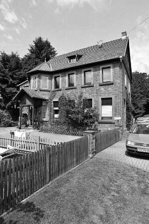 Ehem. Schule (Schule); Schlitz, Niederaulaer Straße 14