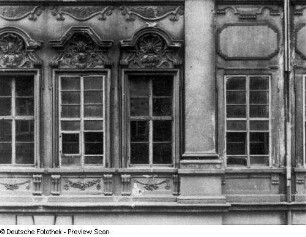 Bautzen, Innere Lauenstraße 2. Wohnhaus mit Laden ((sogenanntes Grütznersches Haus) 1720/1724). Fassadendetail der Nordseite