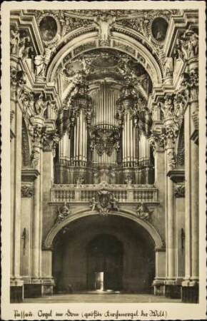 Passau. Orgel im Dom (größte Kirchenorgel der Welt.)