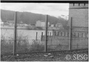 Mauerfall, Potsdam, Park Babelsberg, Ufer Park Babelsberg mit Maschinenhaus.