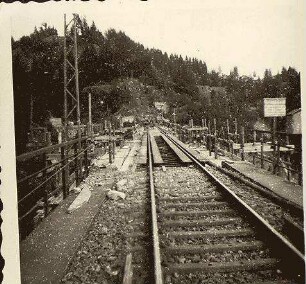 Blick entlang der Fahrbahn des Viaduktes