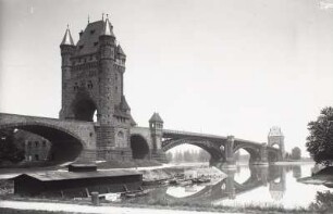 Worms, Nibelungenbrücke : Worms. Ernst-Ludwig-Brücke (Nibelungenbrücke). Straßenbrücke über den Rhein. Ansicht vom linken Rheinufer