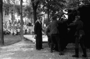 Bukarest: Serban Voda, Vorstellung im Lazarett, Klavier ausladen