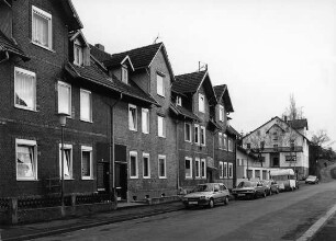 Boyneburger Straße: Zwei Doppelwohnhäuser an der östlichen Straßenseite mit den Haus Nr. 9/11 und 13/15; Eschwege, Gesamtanlage