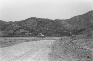 Siedlung : Blick auf eine Siedlung am Berghang