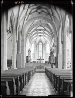 Stiftskirche innen nach Osten nach der Restaurierung
