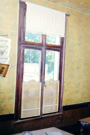Fenster im Gastraum der Gaststätte Römer