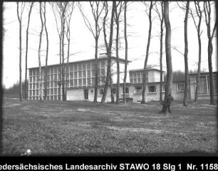 Staatsarchiv Wolfenbüttel Enthält: Ansicht des Ausstellungssaals, des Verwaltungstraktes und der Speicher 1 und 2