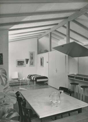 Tische und Couch Mifora-Typenmöbel von Alfred Altherr