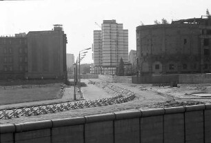 Berlin: Mauer am Potsdamer Platz, Richtung Stresemann-Straße