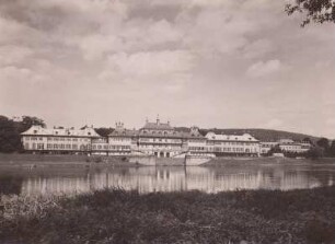 Schloss Pillnitz. Ansicht über die Elbe