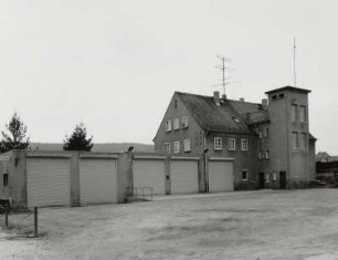 Neukirch, Feuerwache : Neukirch. Feuerwache (um 1935/1937), An der Feuerwache 2. Straßenansicht mit Garagen und Spritzen- und Wohnhaus