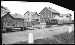 Mohorn. Bahnhof mit Güterzug