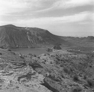 Vulcano, Blick über die Insel mit einzelnen Häusern